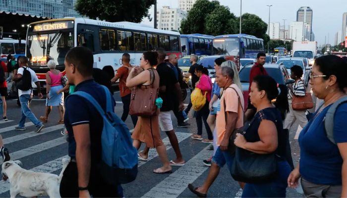  Brasil tem queda na desigualdade em educação, emprego e meio ambiente 